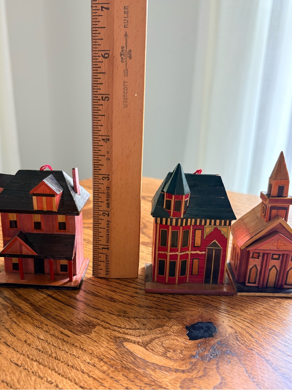 Set of 3 Meow Reo miniature wheat straw and balsa wood architectural ornaments - Picture 13 of 13